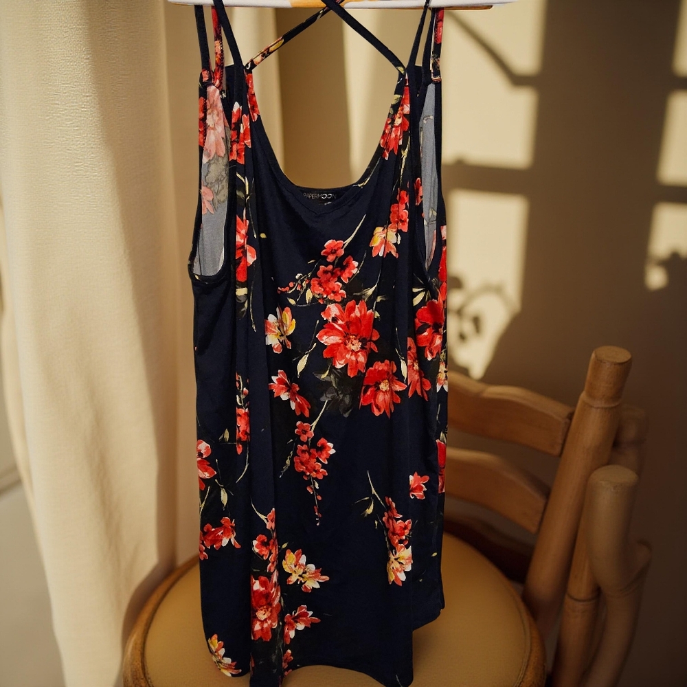 1 NEW WITH TAGS! stitch fix find! PaperMoon floral tank with navy backgr…